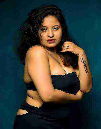  Enakshi Choudhary Actress Kitchen Room Uncut (2025) Unrated (2025)