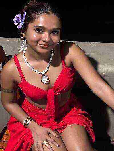  Miaz Indian Gets Creampied on Bed Uncut (2025) Unrated (2025)