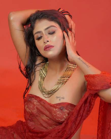 Gaytri Model BTS Red Shoot (2026) Stripchat (2026)