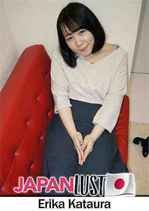 [18+] Cute Japanese Teen Gets Crempied During the Interview