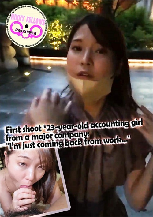 [18+] First shoot 23-year-old accounting girl from a major company: I'm just coming back from work...