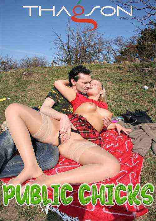 [18+] Public Chicks