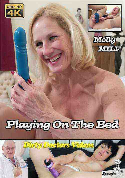 [18+] Molly MILF Playing On The Bed