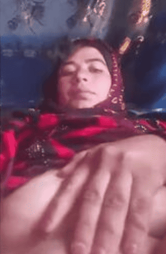 Exclusive Pakistani Aunty Shows Pussy On VC (2025) Unrated (2025)