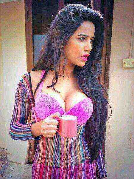 Beach Bum – Poonam Pandey (2019)